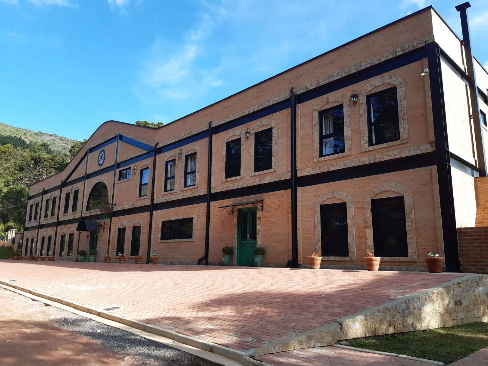 Estrutura Metálica em Edifícios Comerciais: Velocidade, Segurança e Retorno Rápido do Investimento